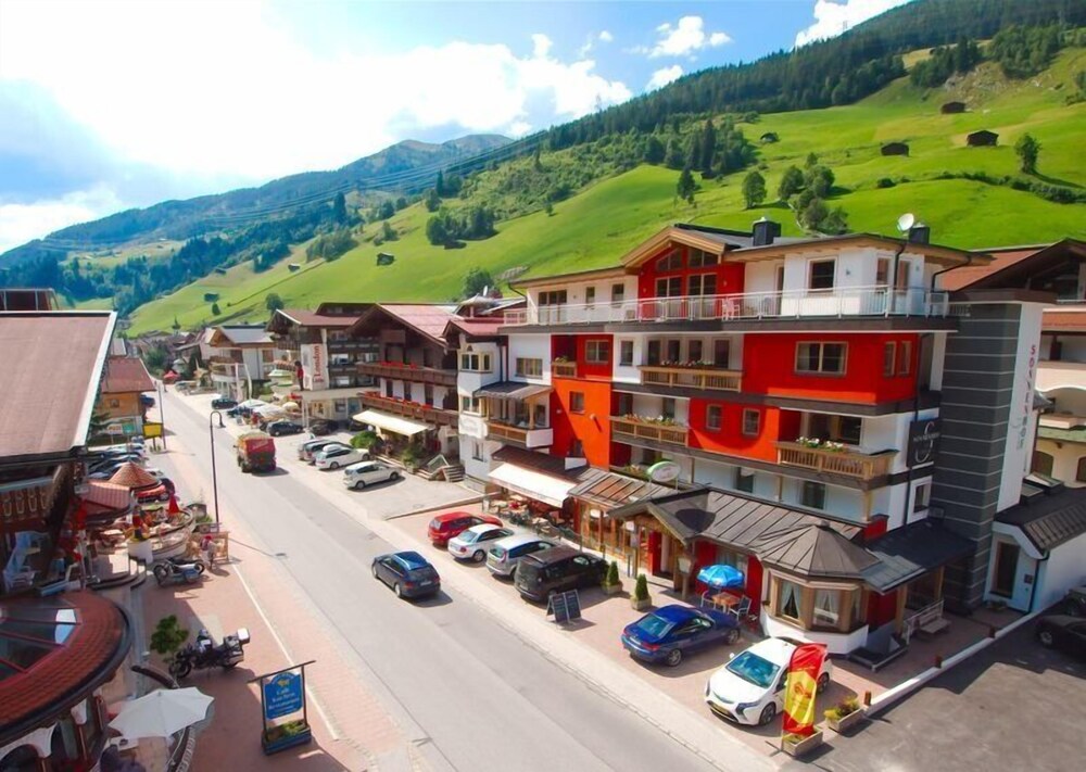 Hotel Sonnenhof - carbon neutral hotel in Gerlos