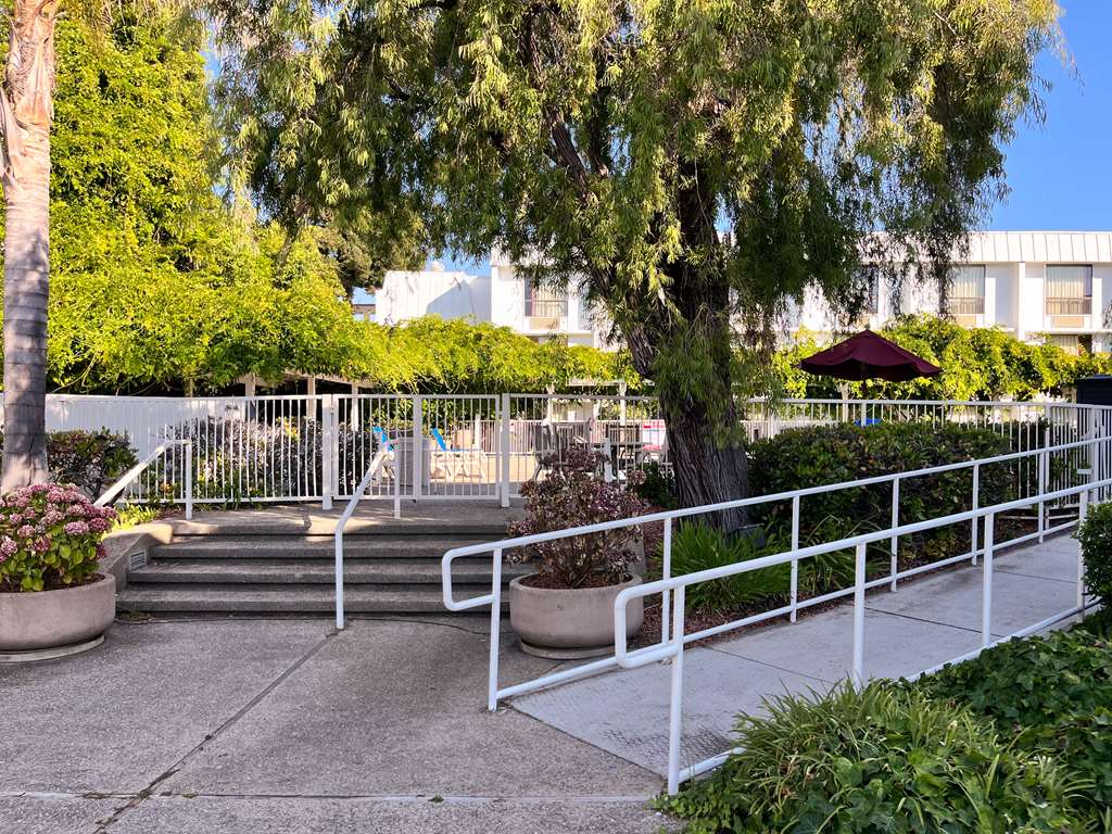 Studio 6 Belmont CA San Francisco Redwood - photo 5