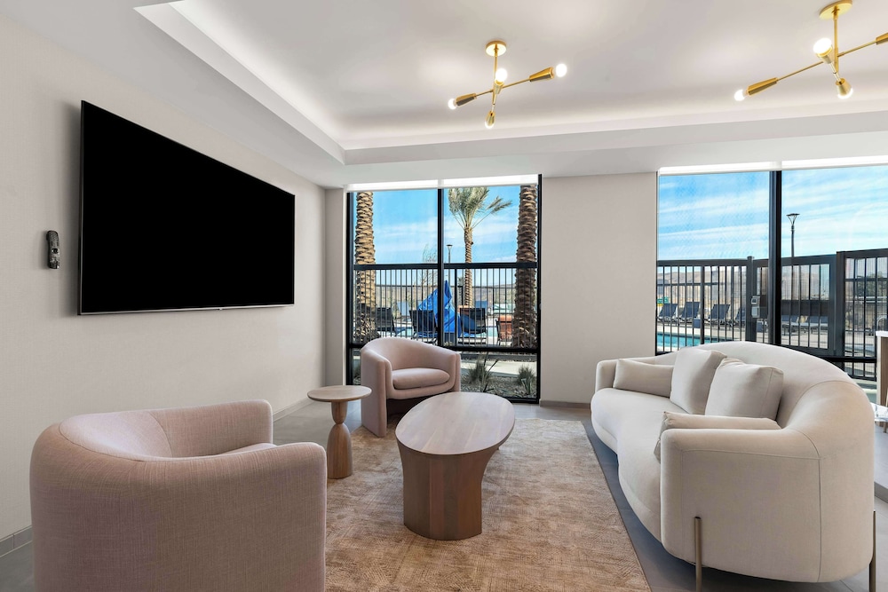 Hampton Inn & Suites by Hilton Corona - photo 48