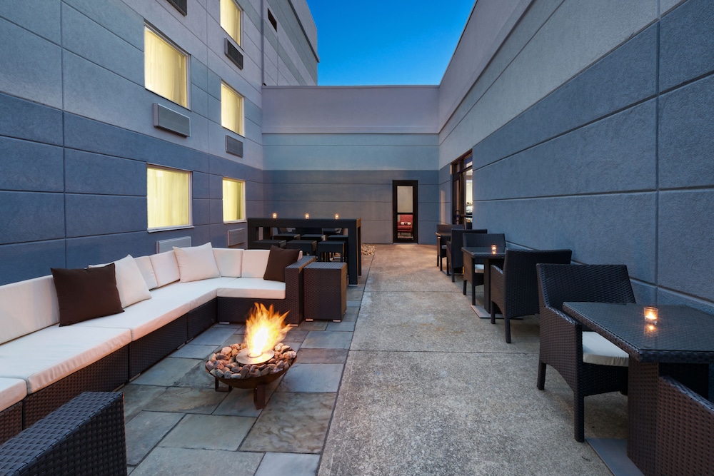 Hotel Indigo Cleveland Beachwood by IHG - photo 16