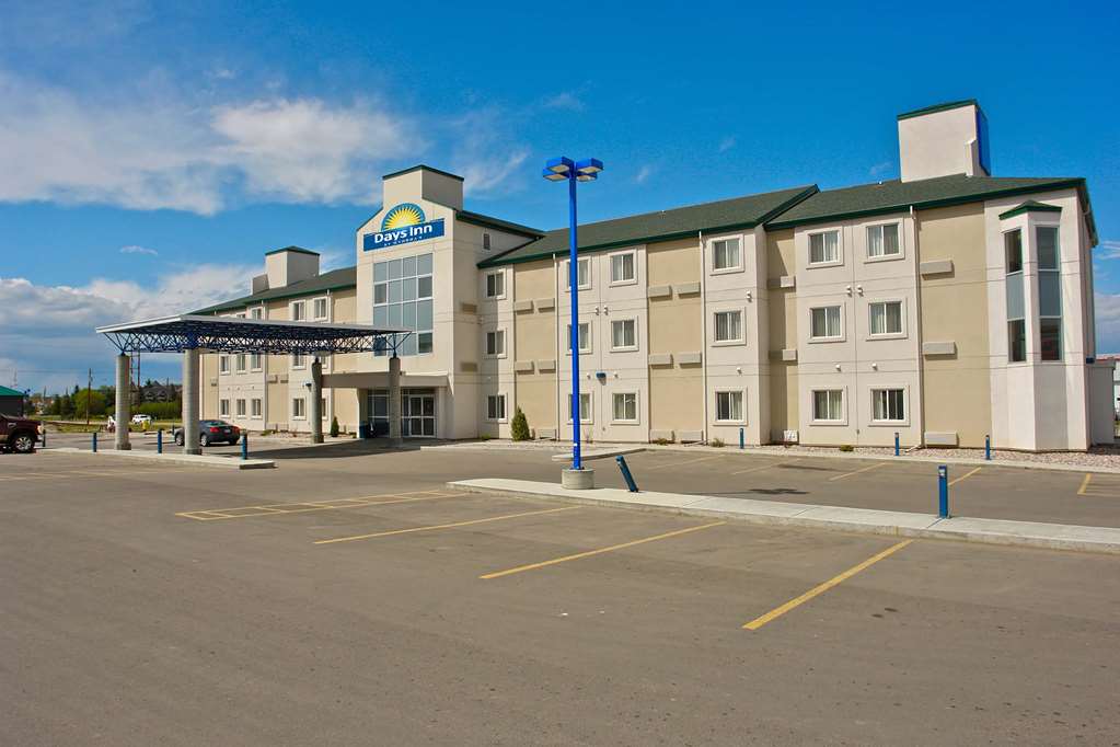 Days Inn by Wyndham Stony Plain — hotel in Stony Plain