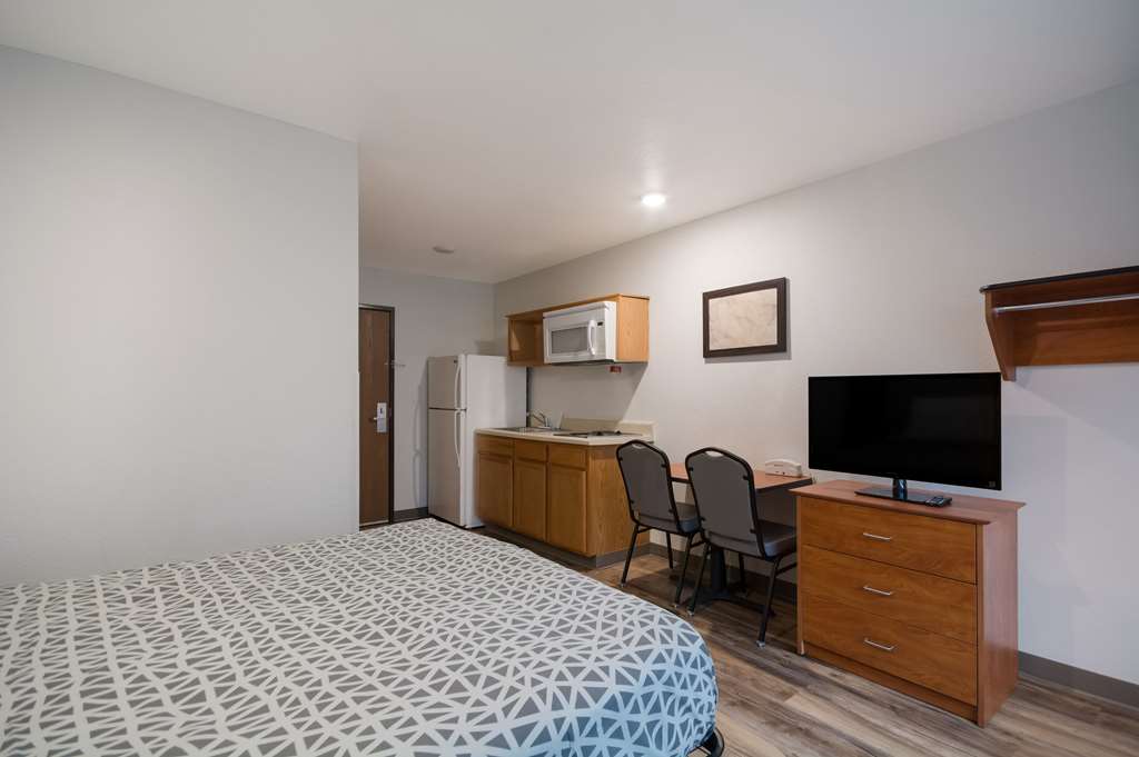 WoodSpring Suites Augusta Riverwatch - photo 16