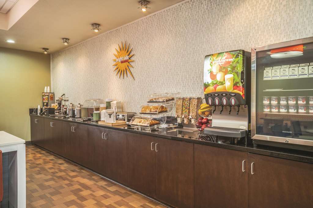 La Quinta Inn & Suites by Wyndham Smyrna TN Nashville - photo 34