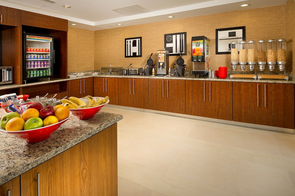 Towneplace Suites Eagle Pass - photo 22