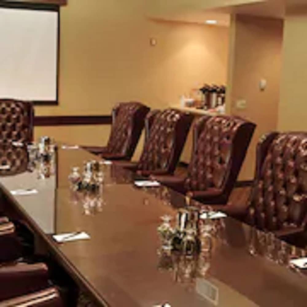 Ontario Airport Hotel & Conference Center - photo 33