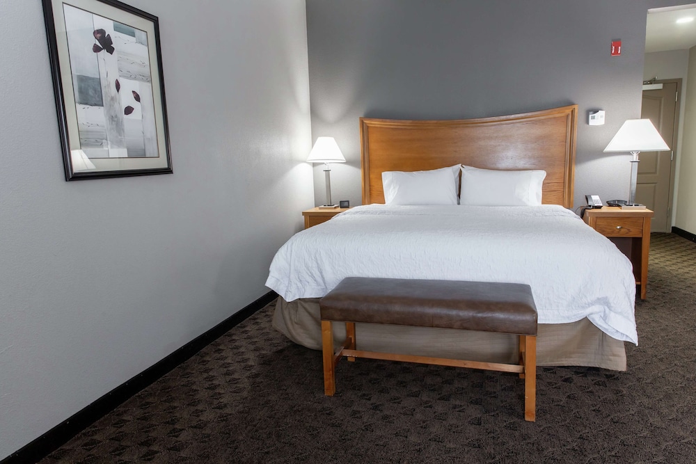 Hampton Inn & Suites Chesapeake Square Mall - photo 7