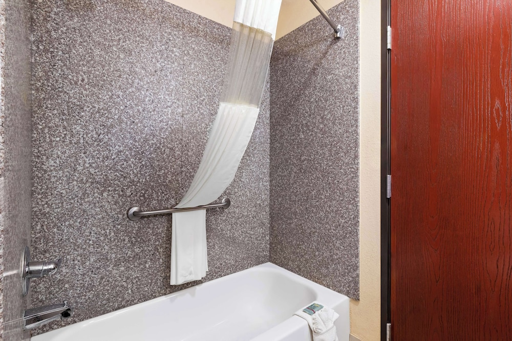 Best Western Kenosha Inn - photo 20
