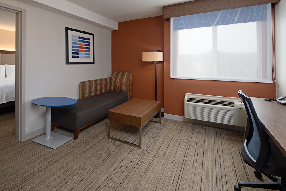 Holiday Inn Express & Suites Seattle Sea Tac Airport - photo 12