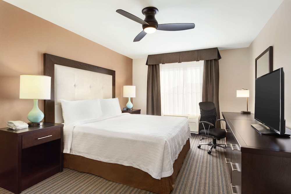 Homewood Suites by Hilton Fargo - photo 5