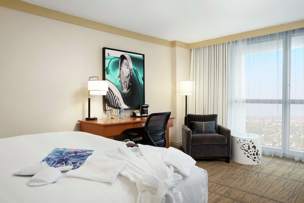 DoubleTree by Hilton Hotel Miami Airport & Convention Center - photo 16