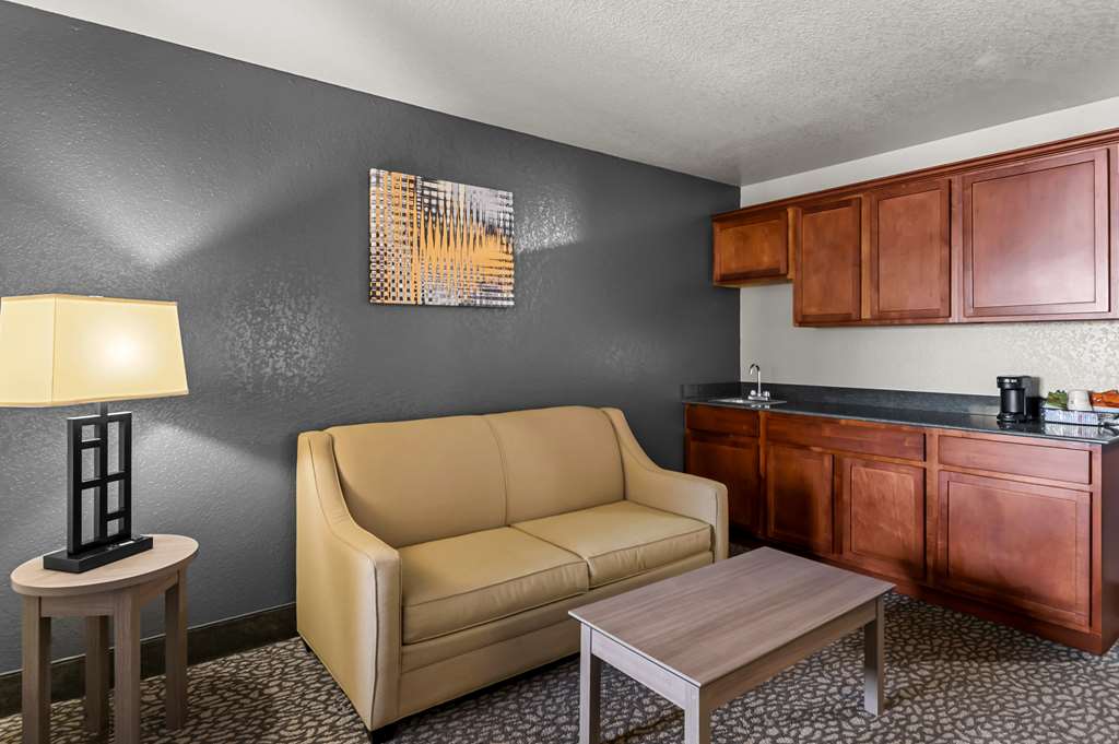 Best Western Sherwood Inn & Suites - photo 7