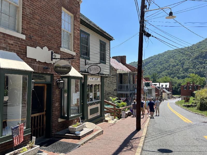 Town's Inn - photo 43