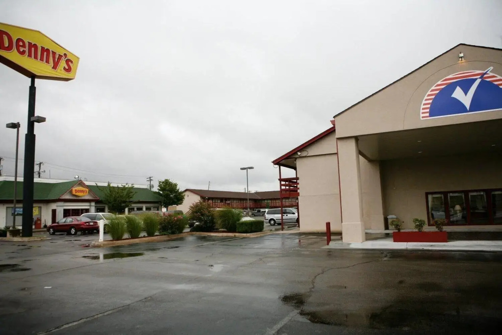 Americas Best Value Inn Oklahoma City at I 35 S - photo 21