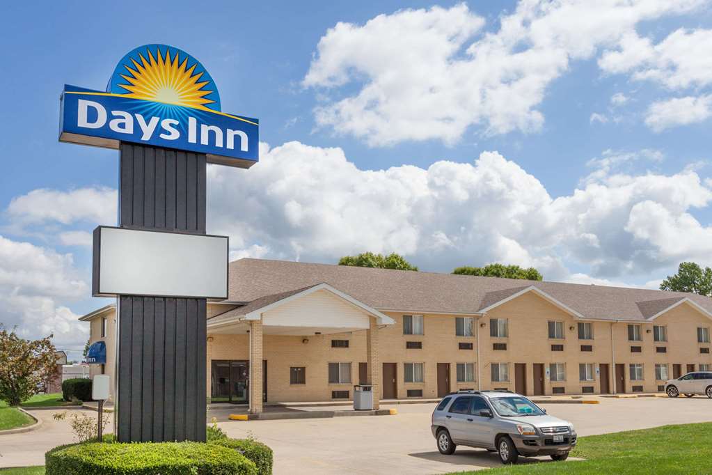 Days Inn by Wyndham Charleston - featured photo