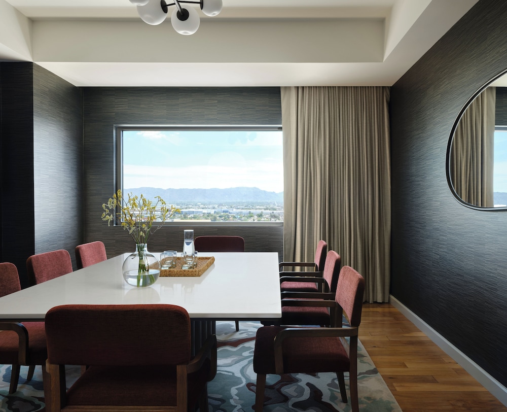 Kimpton Hotel Palomar Phoenix Cityscape by IHG - photo 20