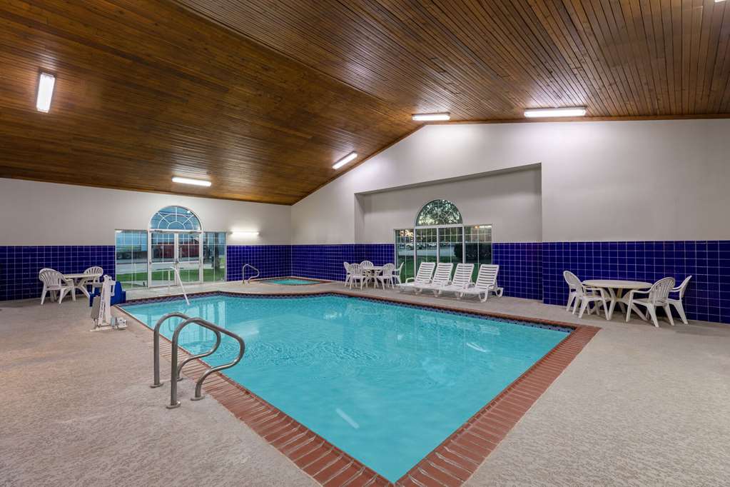 La Quinta Inn & Suites by Wyndham Rockwall - photo 7