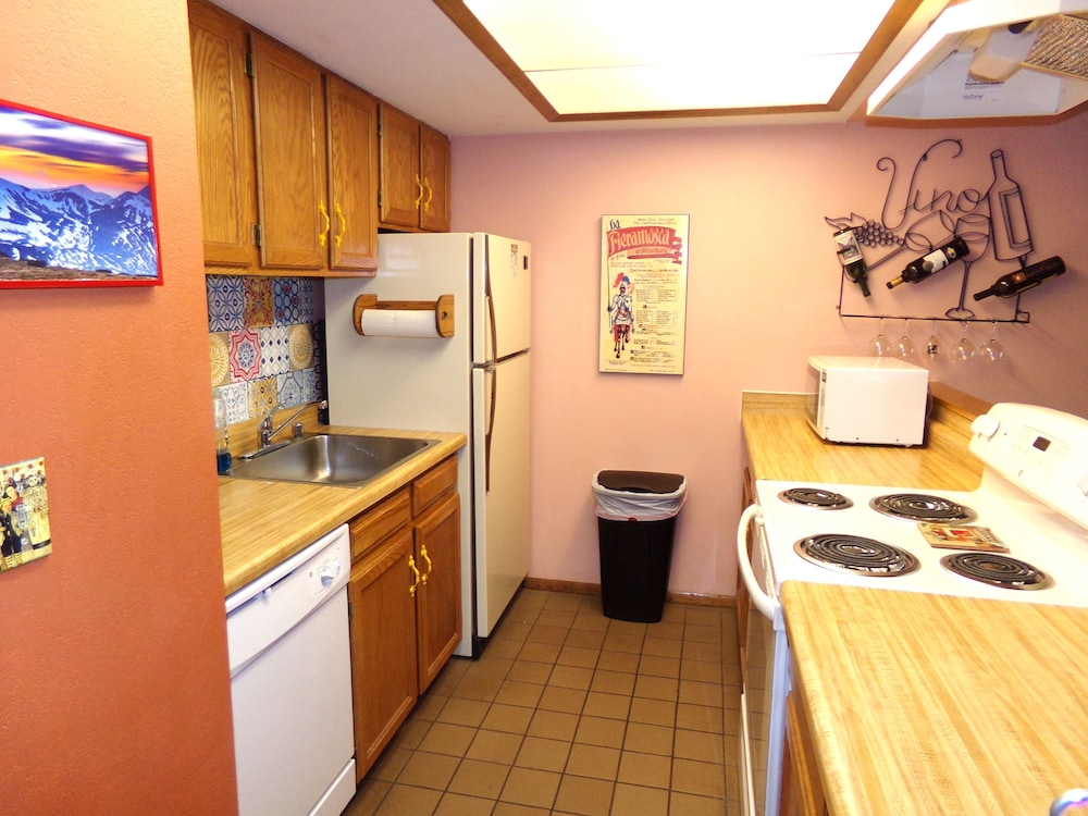 Mountainside 2 Bed 2 Bath - photo 14