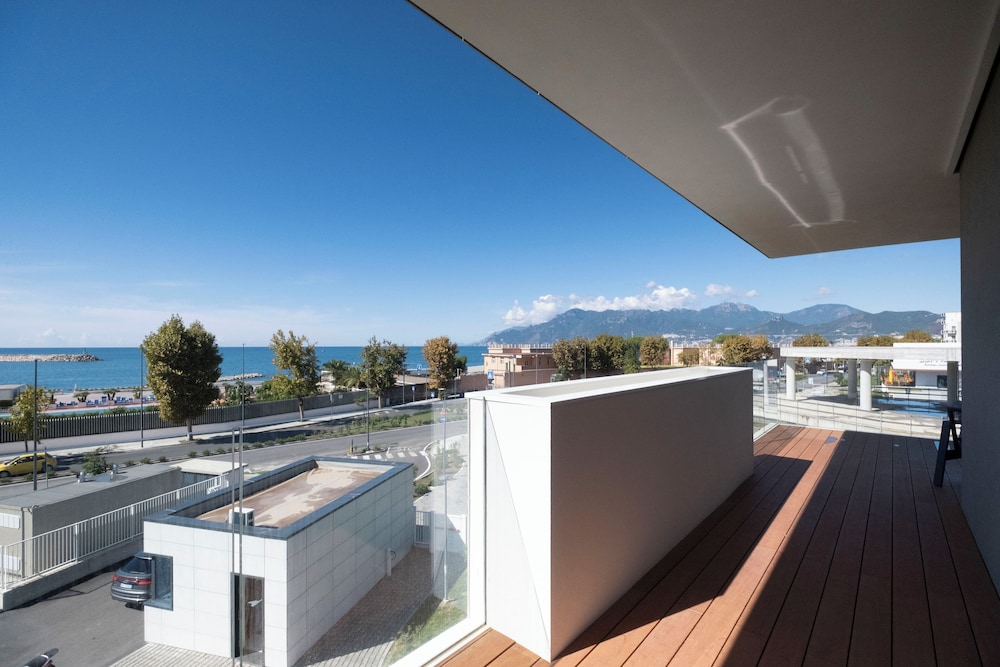 Porta del Mare Luxury Apartment — 4-Star Luxury Hotel in Salerno, Italy