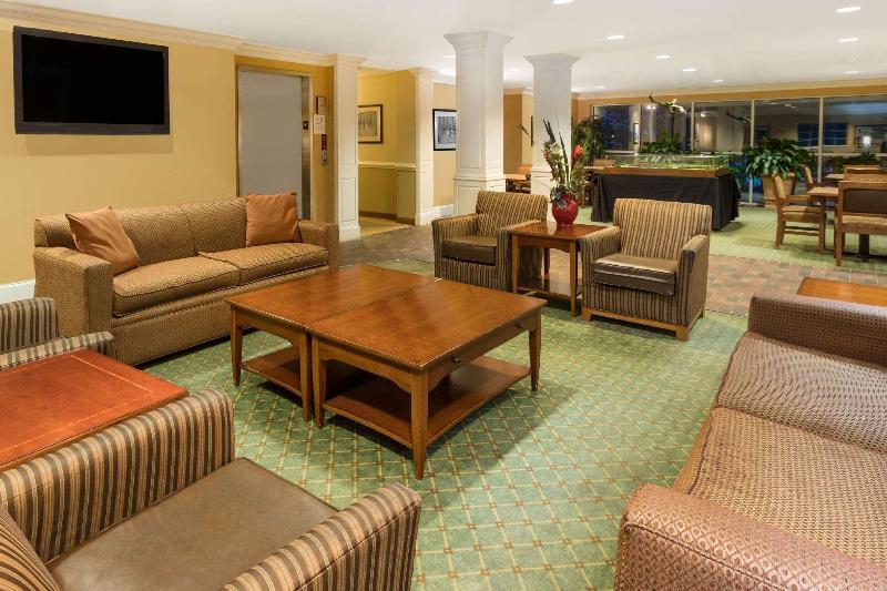 Hawthorn Suites by Wyndham Columbus Fort Benning - photo 7