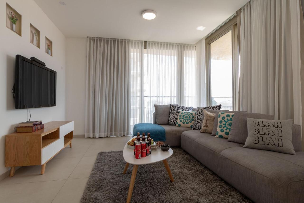 Luxury One Bedroom Apartment parking in city center — 4-Star Luxury Hotel in Jerusalem, Israel