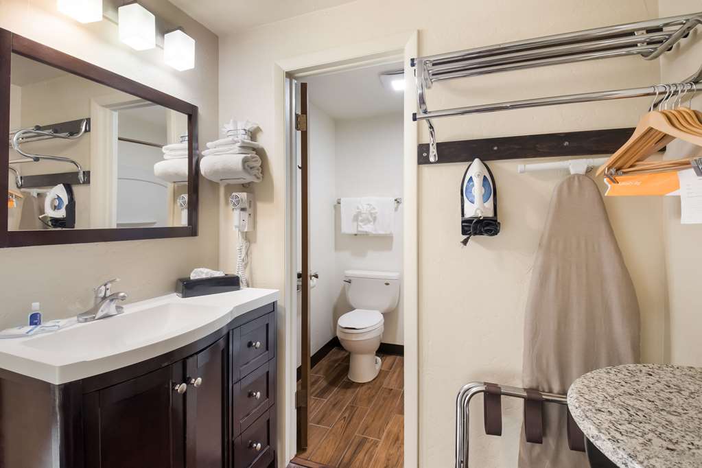 Rodeway Inn Fort Morgan - photo 21