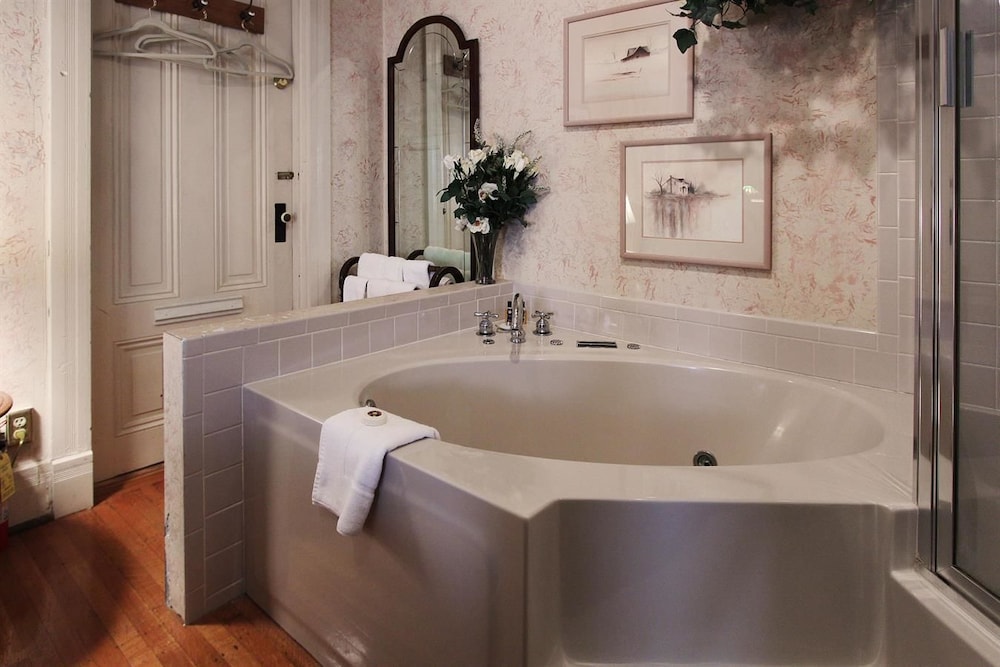 Old Northside Bed & Breakfast - photo 23