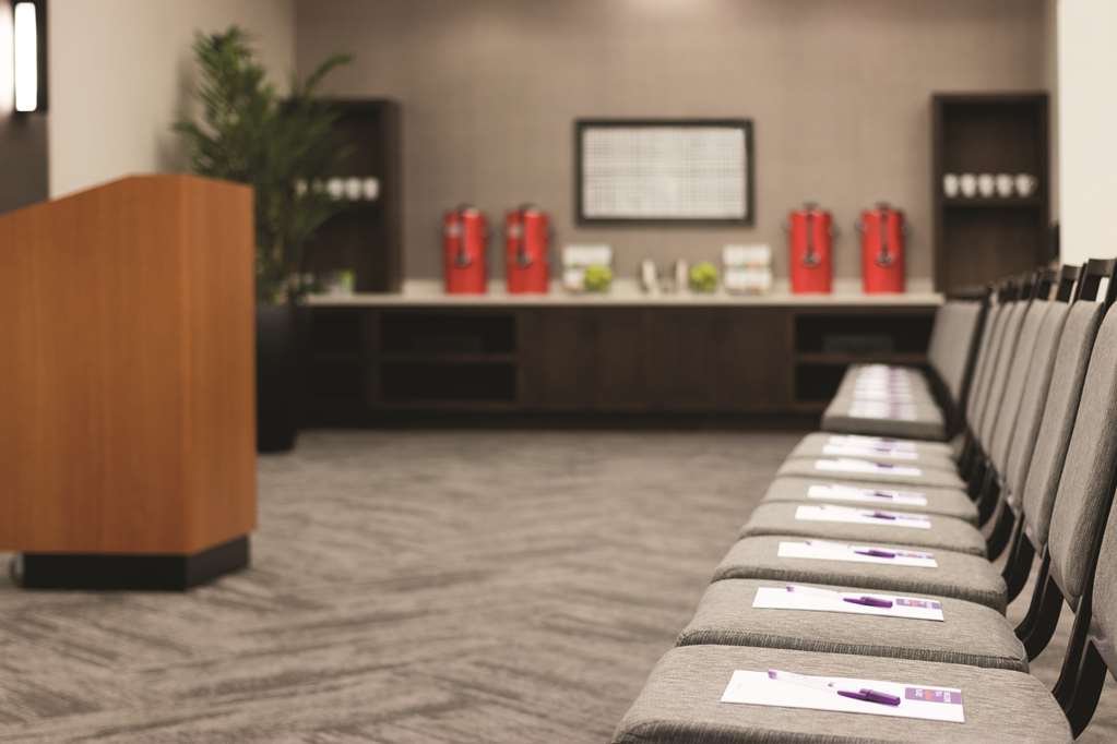 Hyatt Place Chicago O'Hare Airport - photo 36
