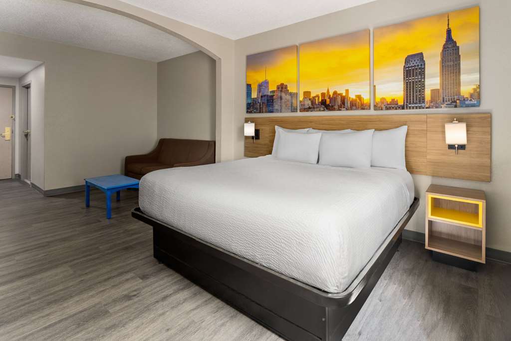 Days Inn & Suites by Wyndham Albany - photo 35