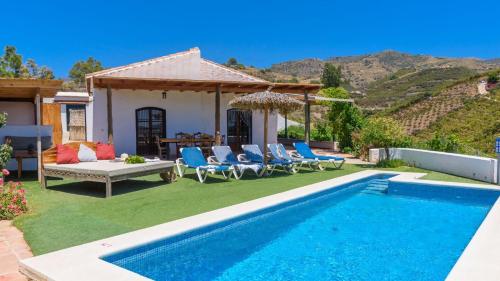 Casa El Mirador de Isabel VAclez MA laga by Ruralidays — 4-Star Luxury Hotel in Velez-Malaga, Spain