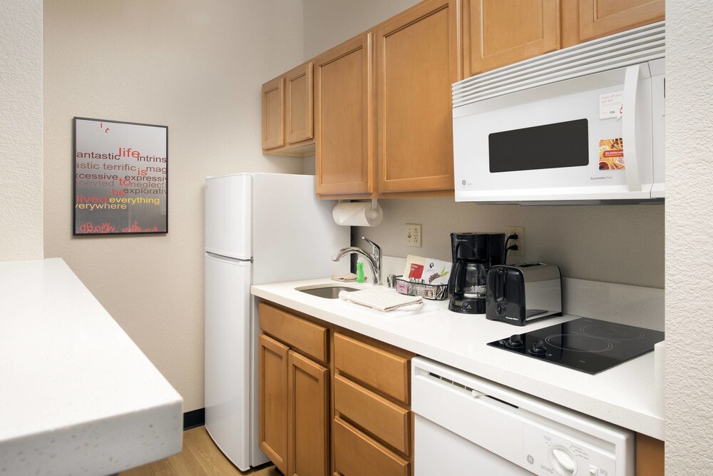 Towneplace Suites Abq Airport - photo 11