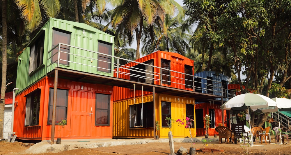 Iora Cottages - carbon neutral hotel in Revadanda