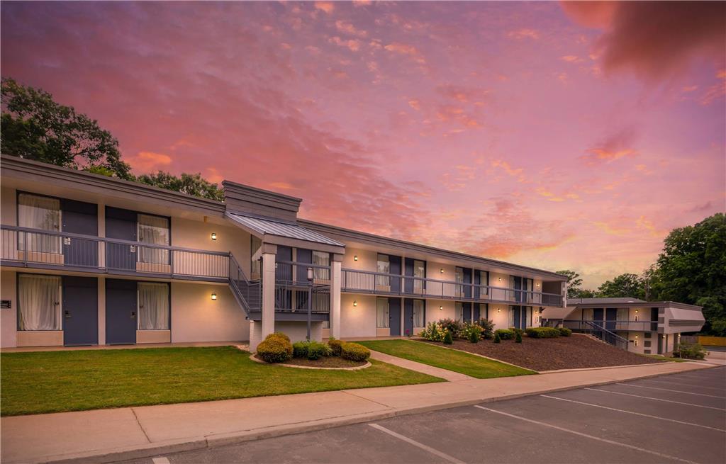 Clarion Pointe Morrow Atlanta South - photo 5