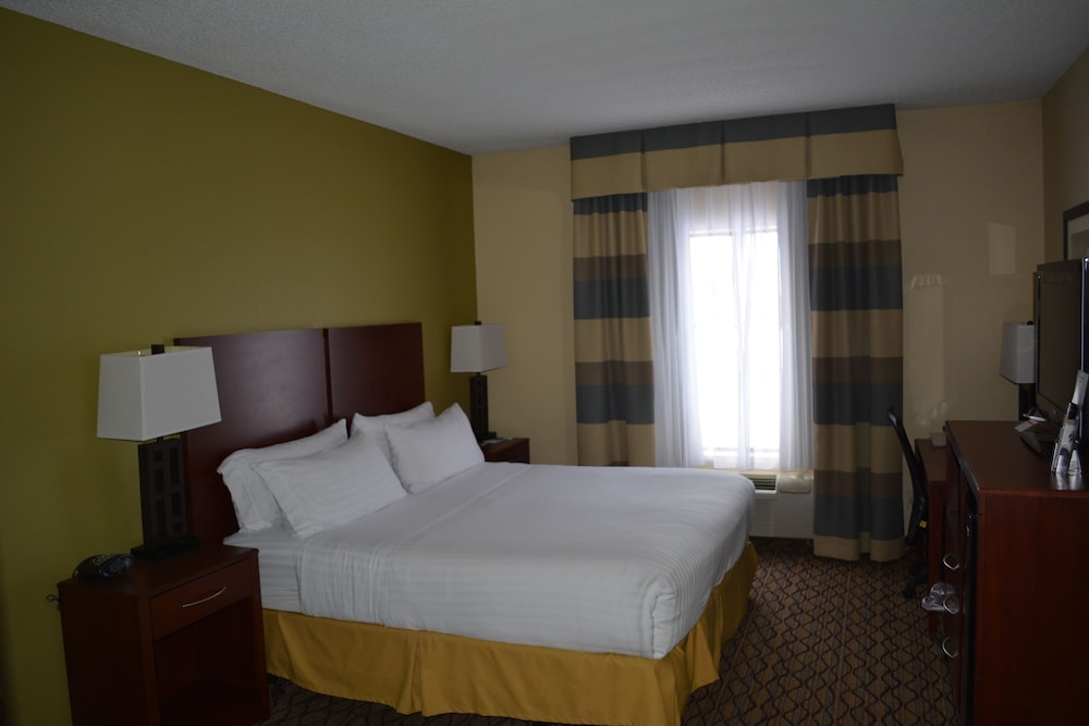 Holiday Inn Express & Suites Lancaster by IHG - photo 7