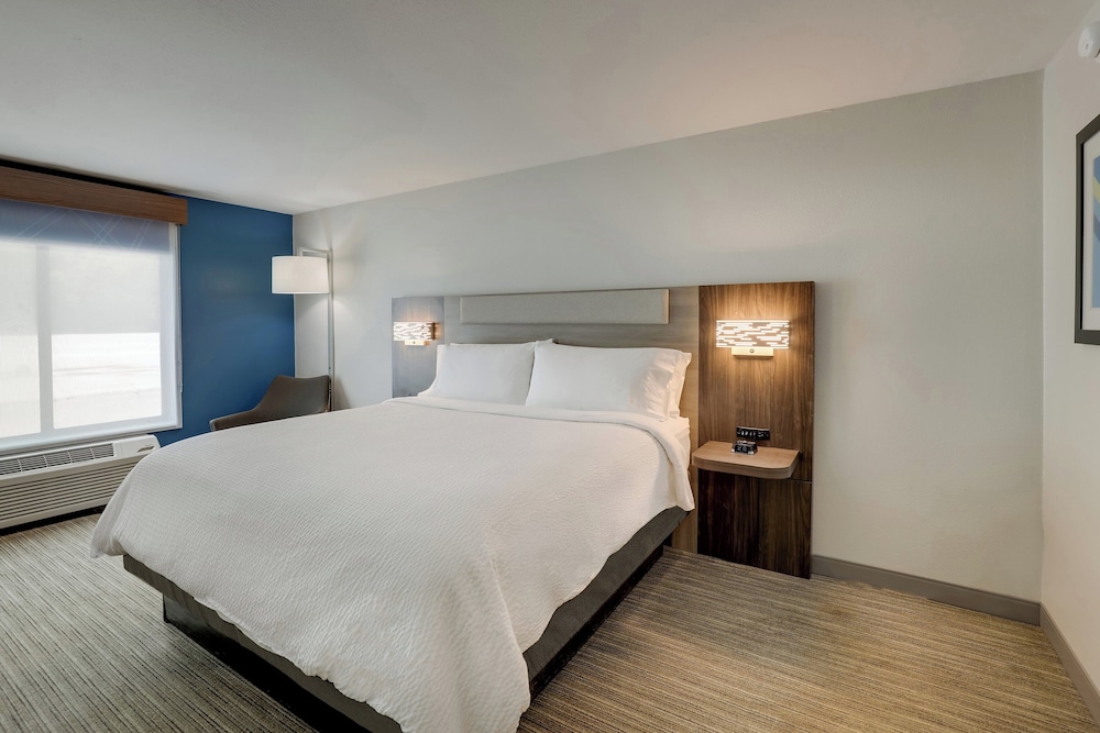 Holiday Inn Express Hotel & Suites Hinesville East Fort Stewart - photo 54