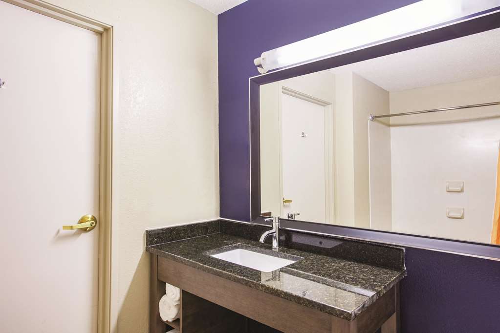 La Quinta Inn by Wyndham Richmond South - photo 14