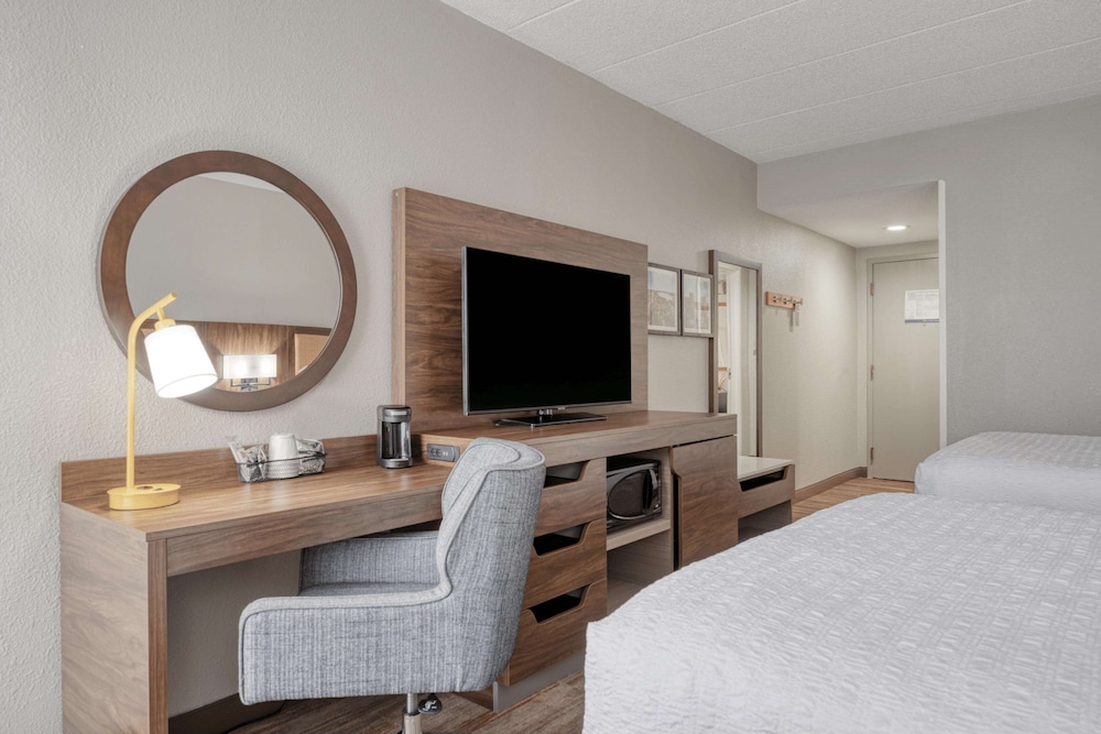 Hampton Inn Washington Court House - photo 15