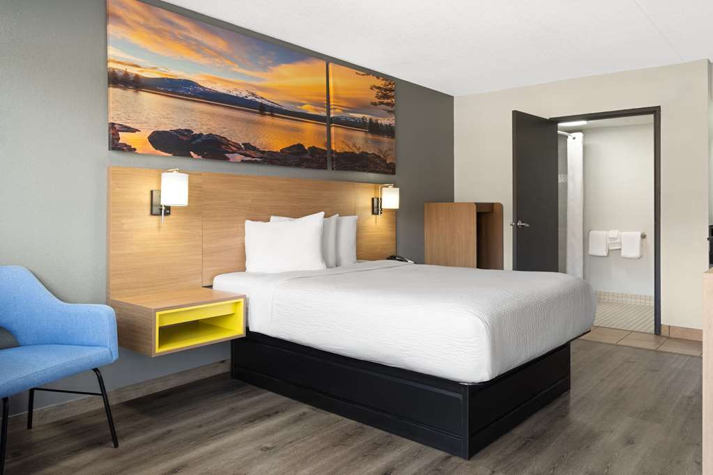 Days Inn by Wyndham Columbus Worthington - photo 11