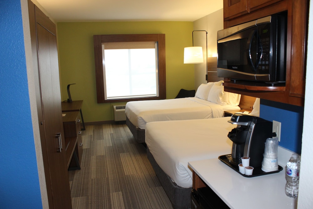 Holiday Inn Express & Suites Mansfield by IHG - photo 12