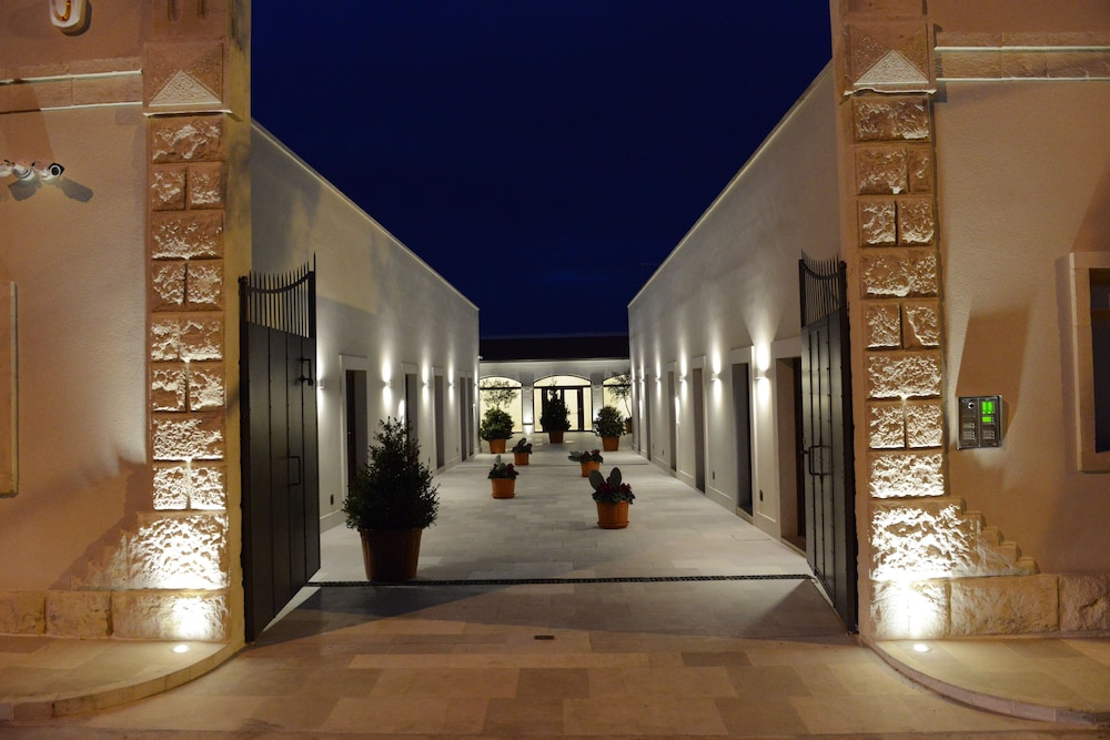 Domus Antiqua Residence — 4-Star Luxury Hotel in Alberobello, Italy