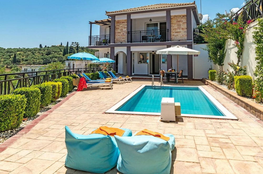Villa Naisy in Tsilivi — 4-Star Luxury Hotel in Zakynthos, Greece