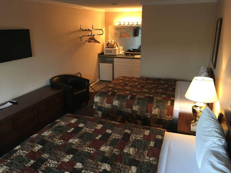 Oak Grove Inn - photo 17