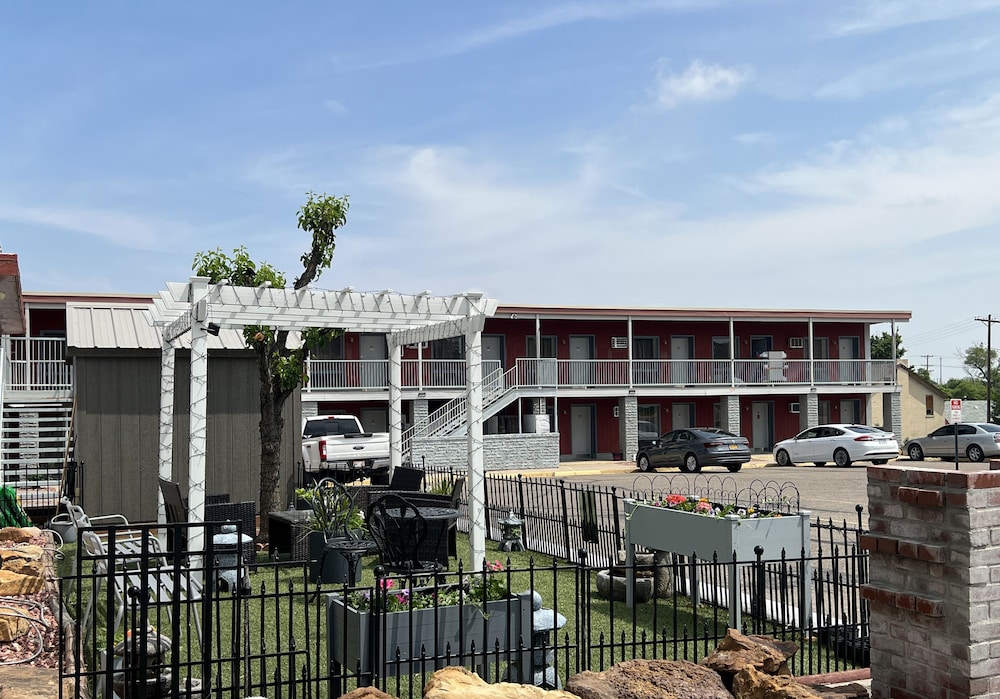 Midtown Motel - featured photo