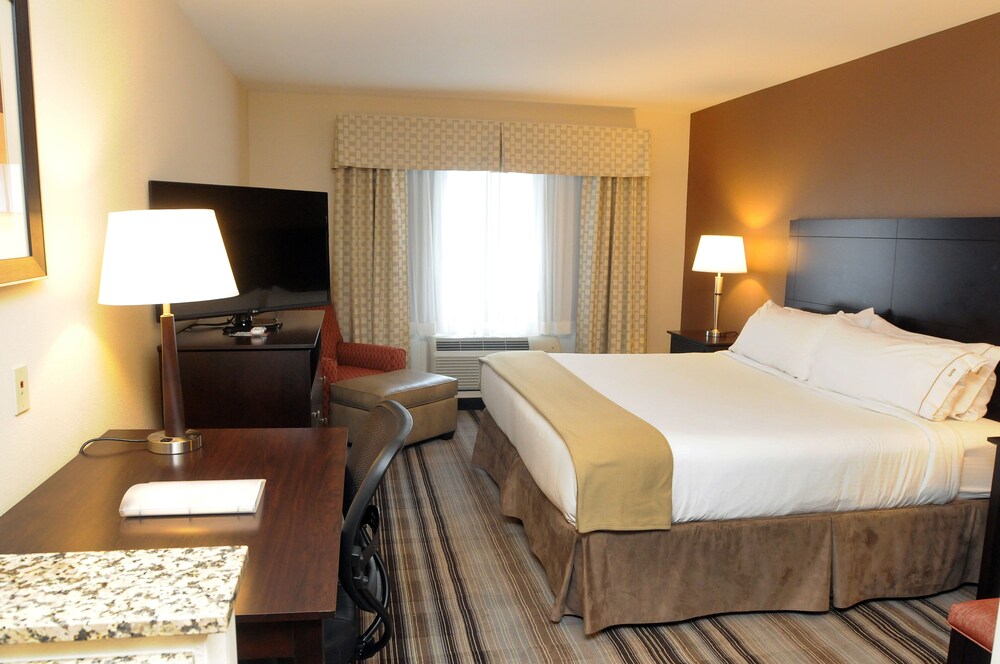 Holiday Inn Express & Suites Cambridge by IHG - photo 15