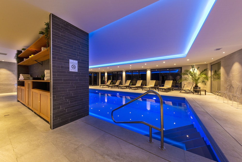 Hôtel L'Escale Piscine & SPA - carbon neutral hotel in Sangatte