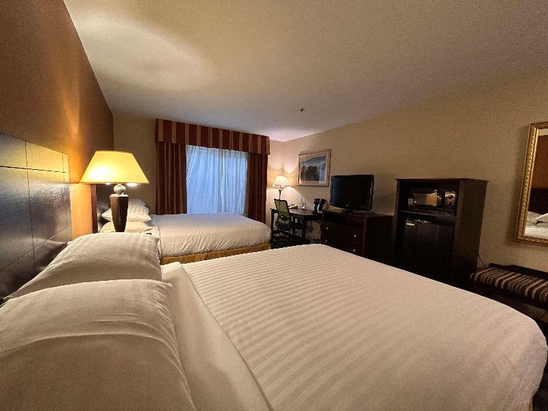 Holiday Inn Express Leesville - photo 26