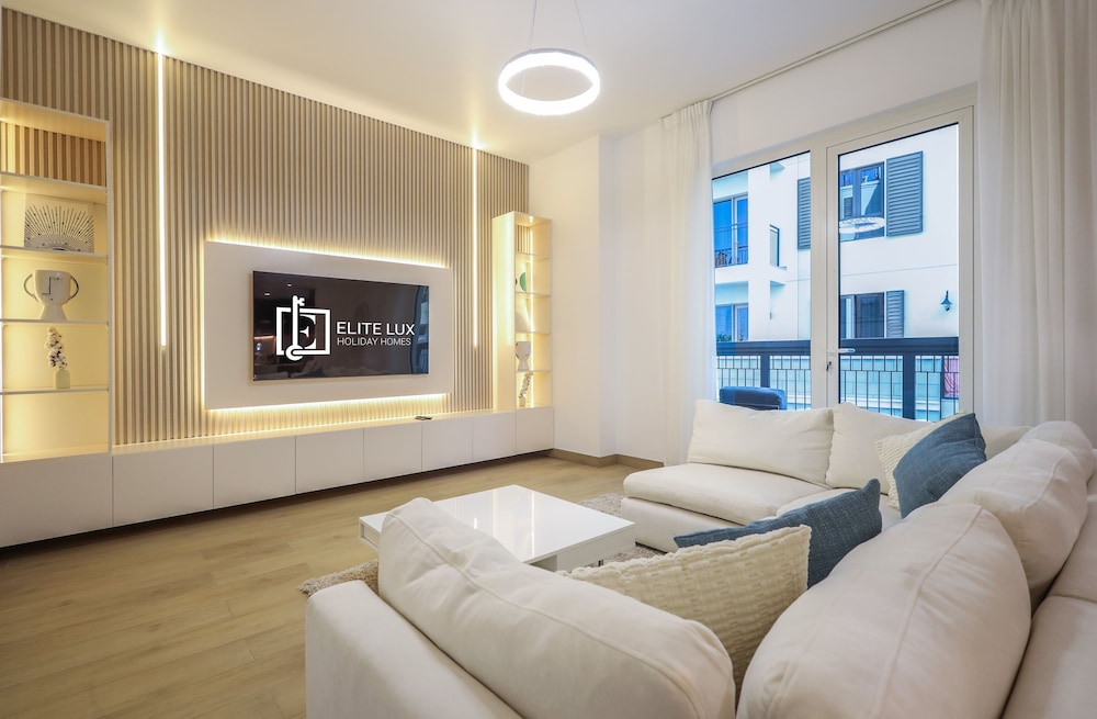 Elegant 1Bedroom Vacation Home by the Beach — 4-Star Luxury Hotel in Dubai, United Arab Emirates