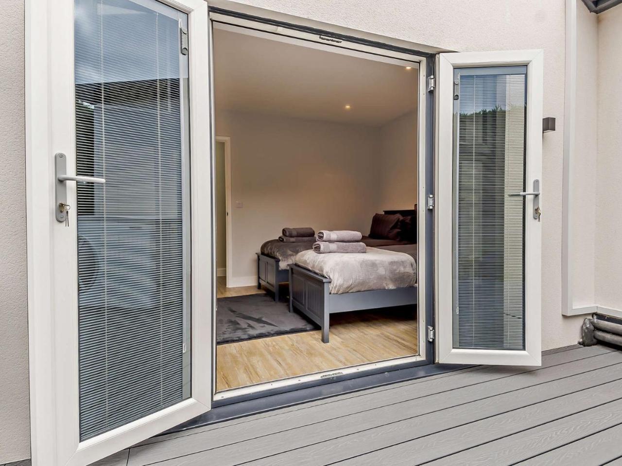 4 Bed in Holt oc 91228 - last minute hotel in Unknown City