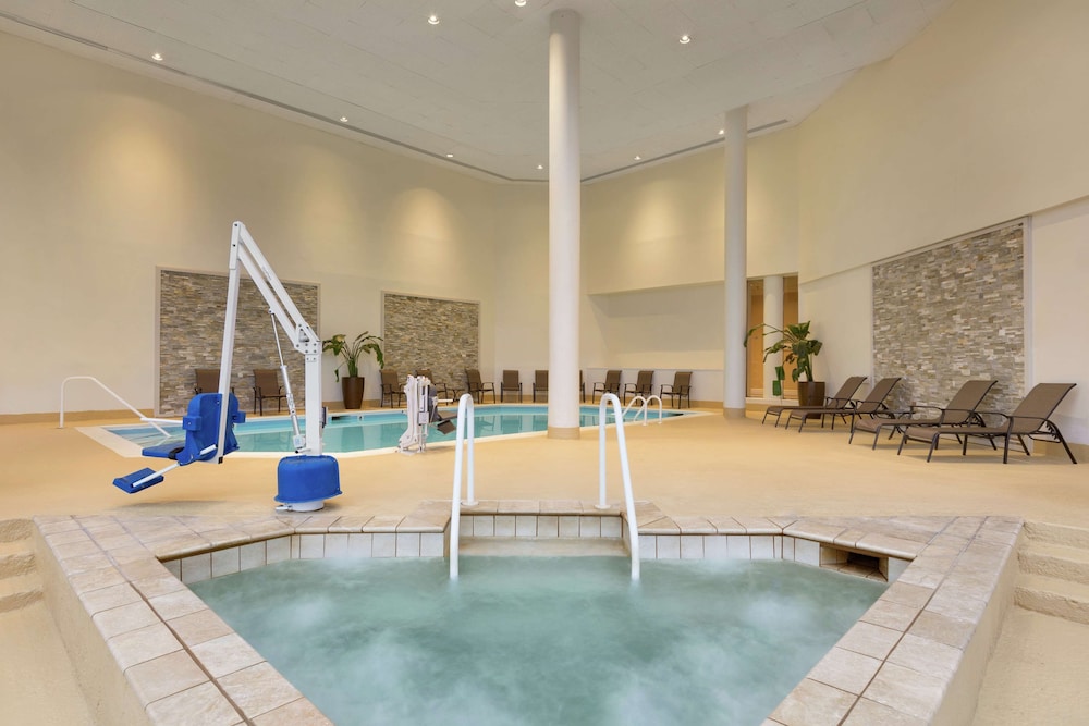 Doubletree by Hilton Somerset Hotel and Conference Center - photo 24