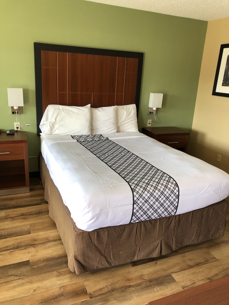 Knight's Inn Motel - photo 29