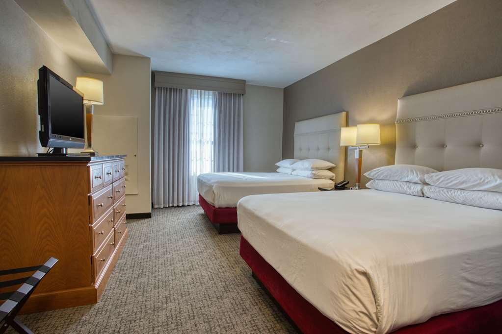 Drury Inn & Suites Near La Cantera Parkway - photo 32